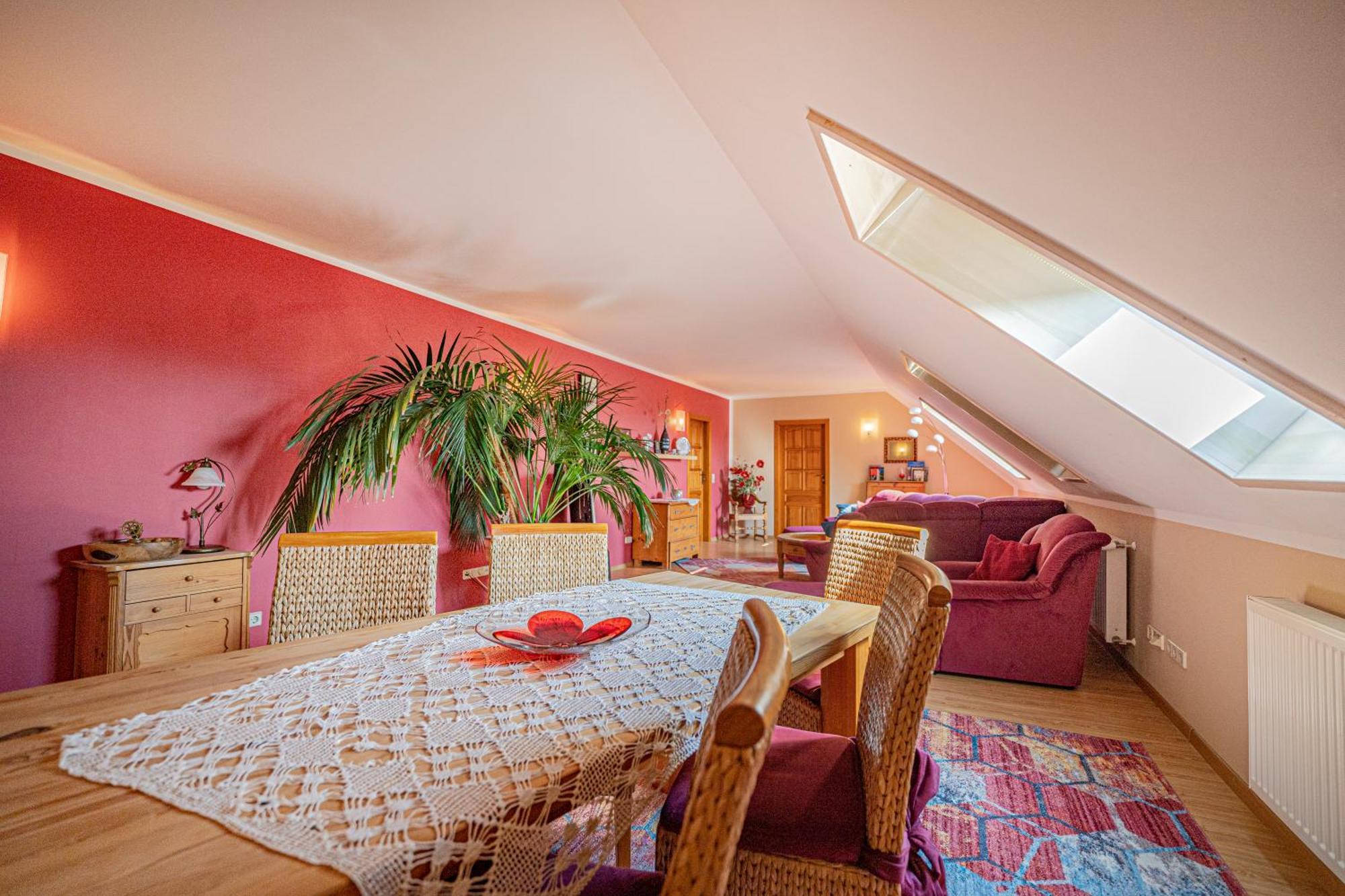 Dom Ogrodnika Appartement Jezow Sudecki Buitenkant foto