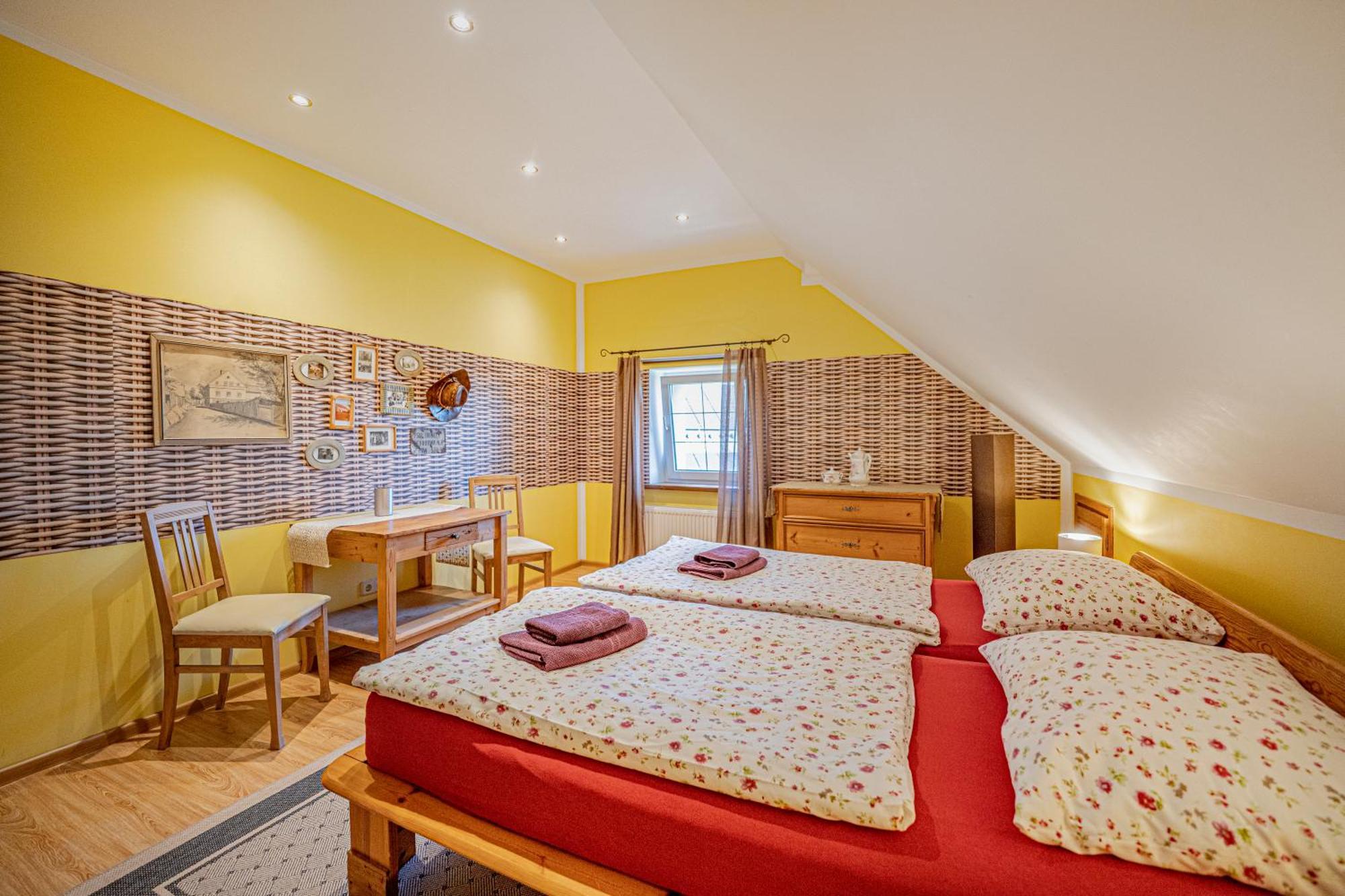 Dom Ogrodnika Appartement Jezow Sudecki Buitenkant foto
