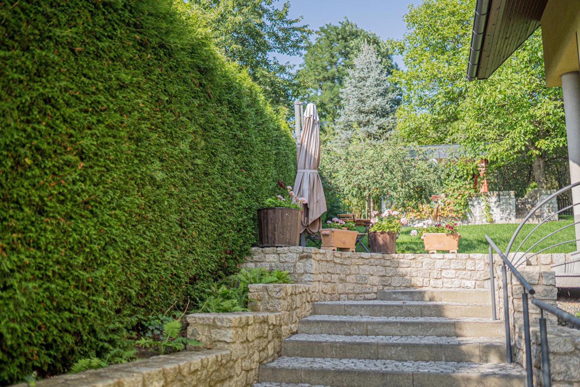 Dom Ogrodnika Appartement Jezow Sudecki Buitenkant foto