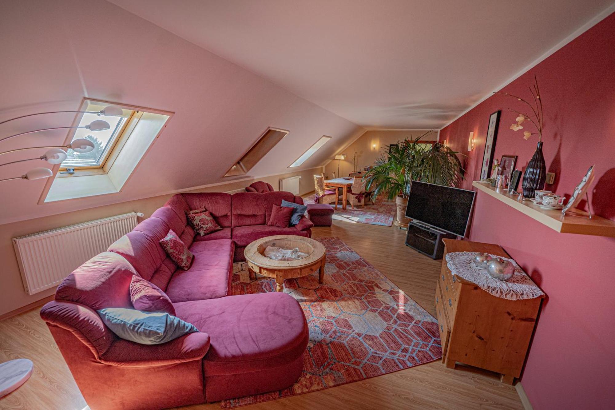 Dom Ogrodnika Appartement Jezow Sudecki Buitenkant foto