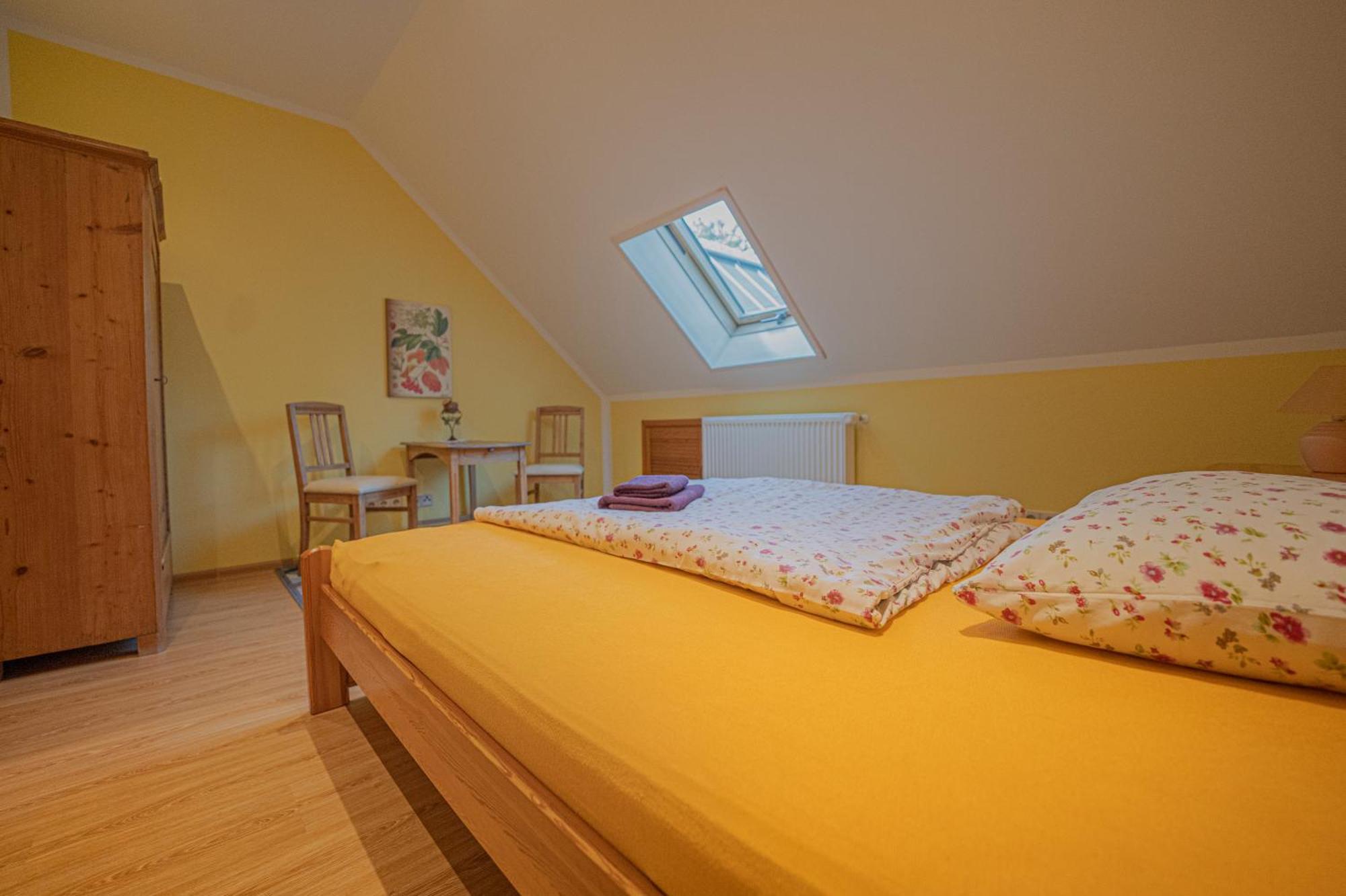Dom Ogrodnika Appartement Jezow Sudecki Buitenkant foto