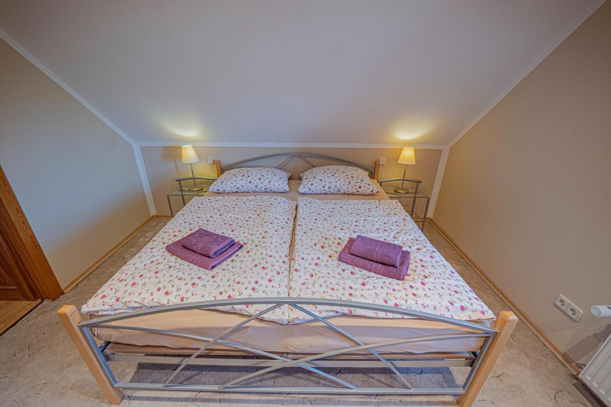 Dom Ogrodnika Appartement Jezow Sudecki Buitenkant foto
