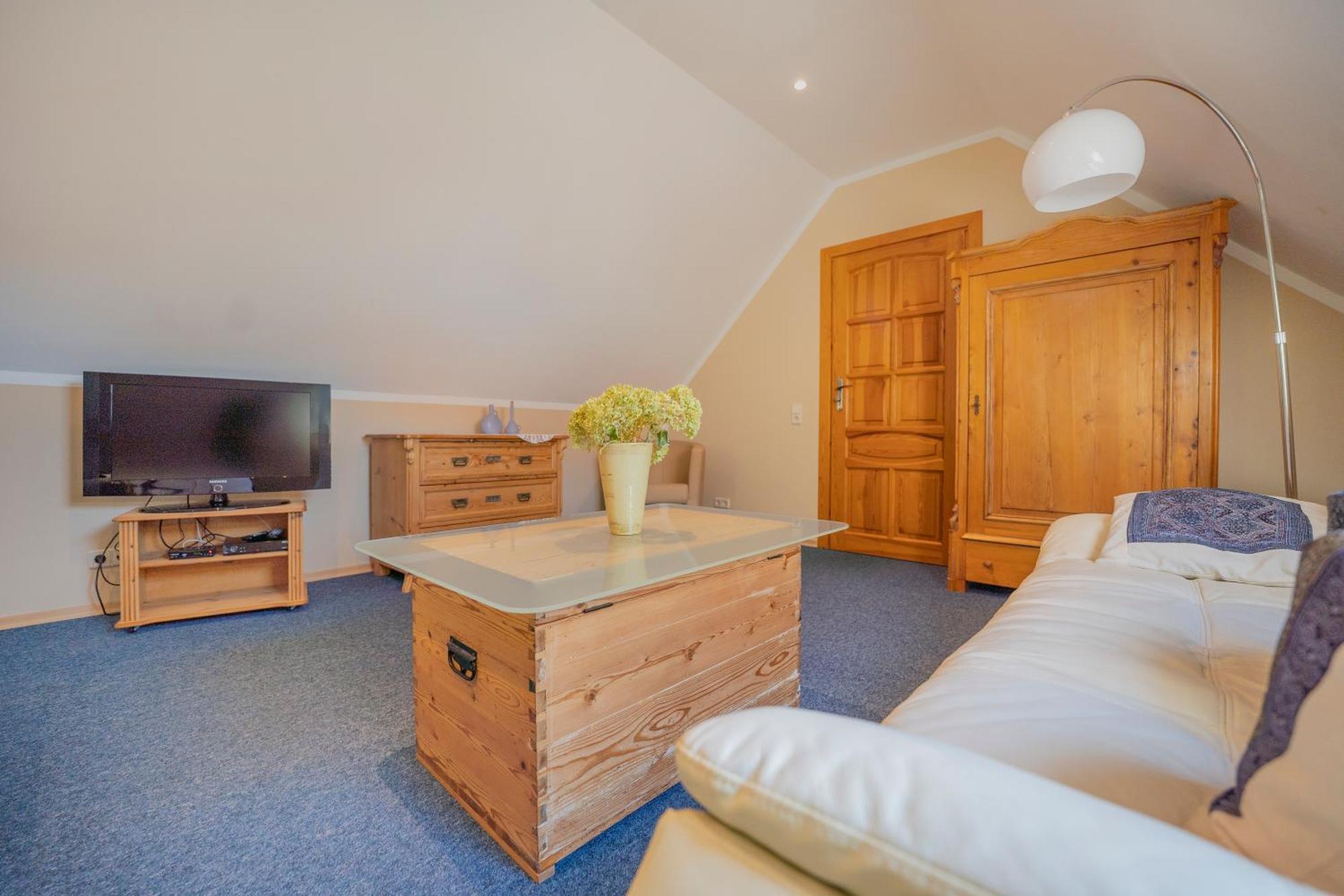 Dom Ogrodnika Appartement Jezow Sudecki Buitenkant foto