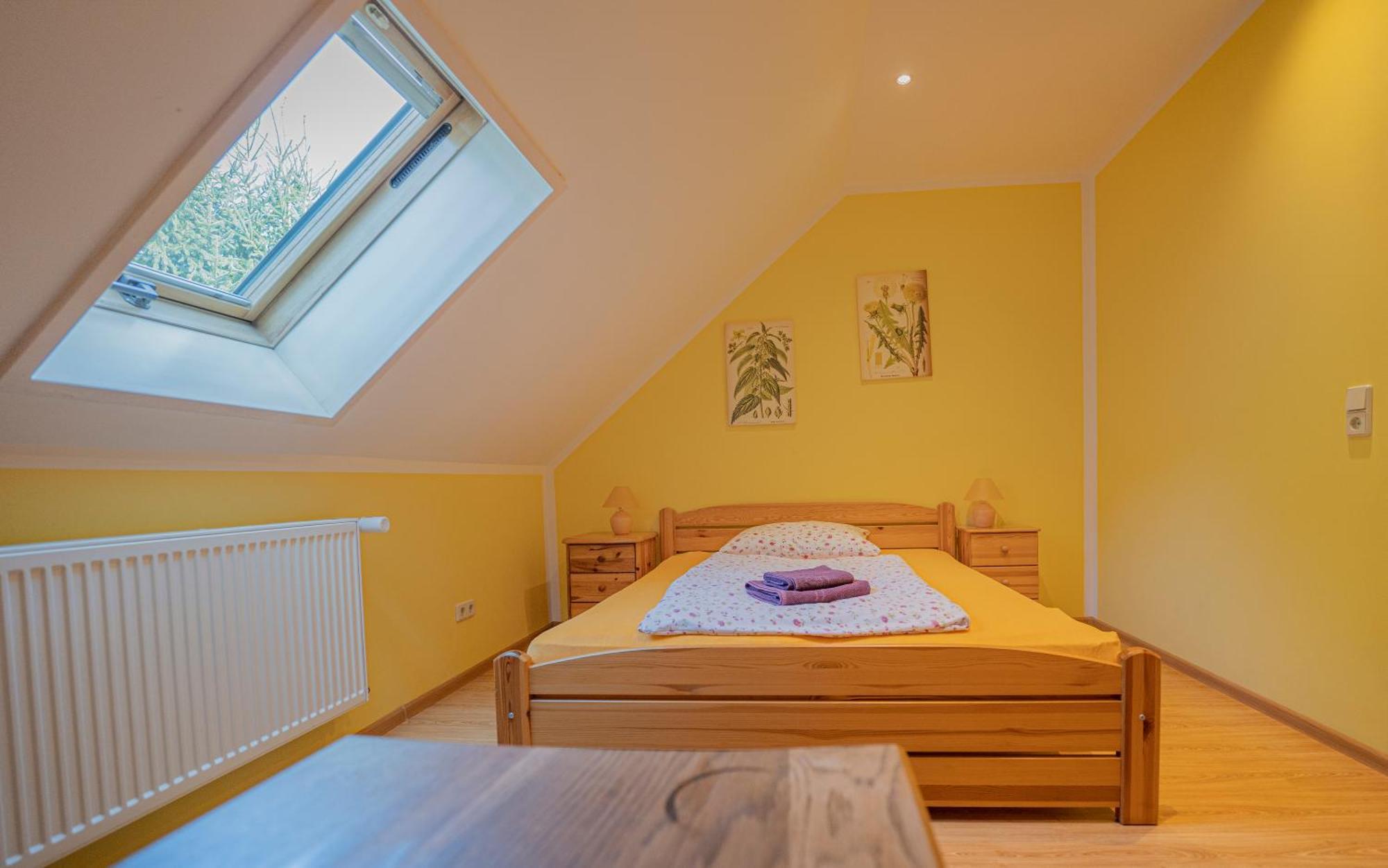 Dom Ogrodnika Appartement Jezow Sudecki Buitenkant foto