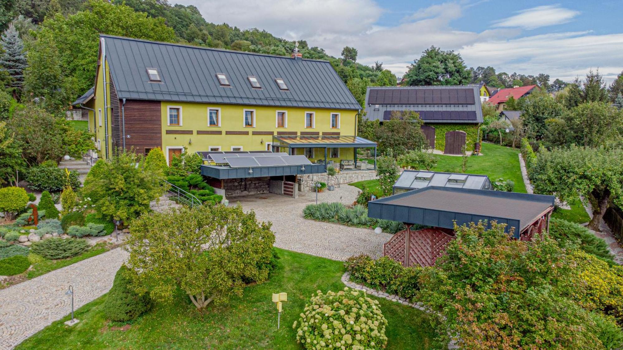Dom Ogrodnika Appartement Jezow Sudecki Buitenkant foto