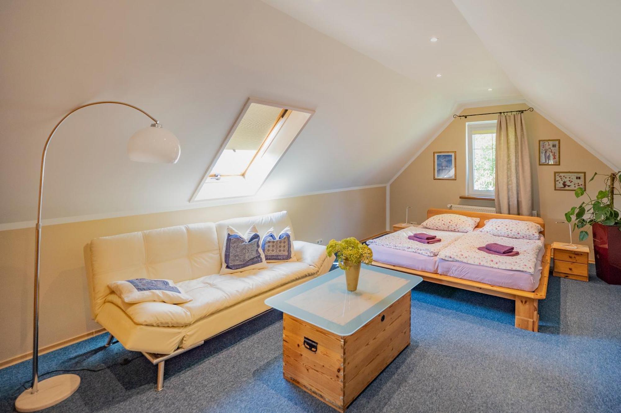 Dom Ogrodnika Appartement Jezow Sudecki Buitenkant foto