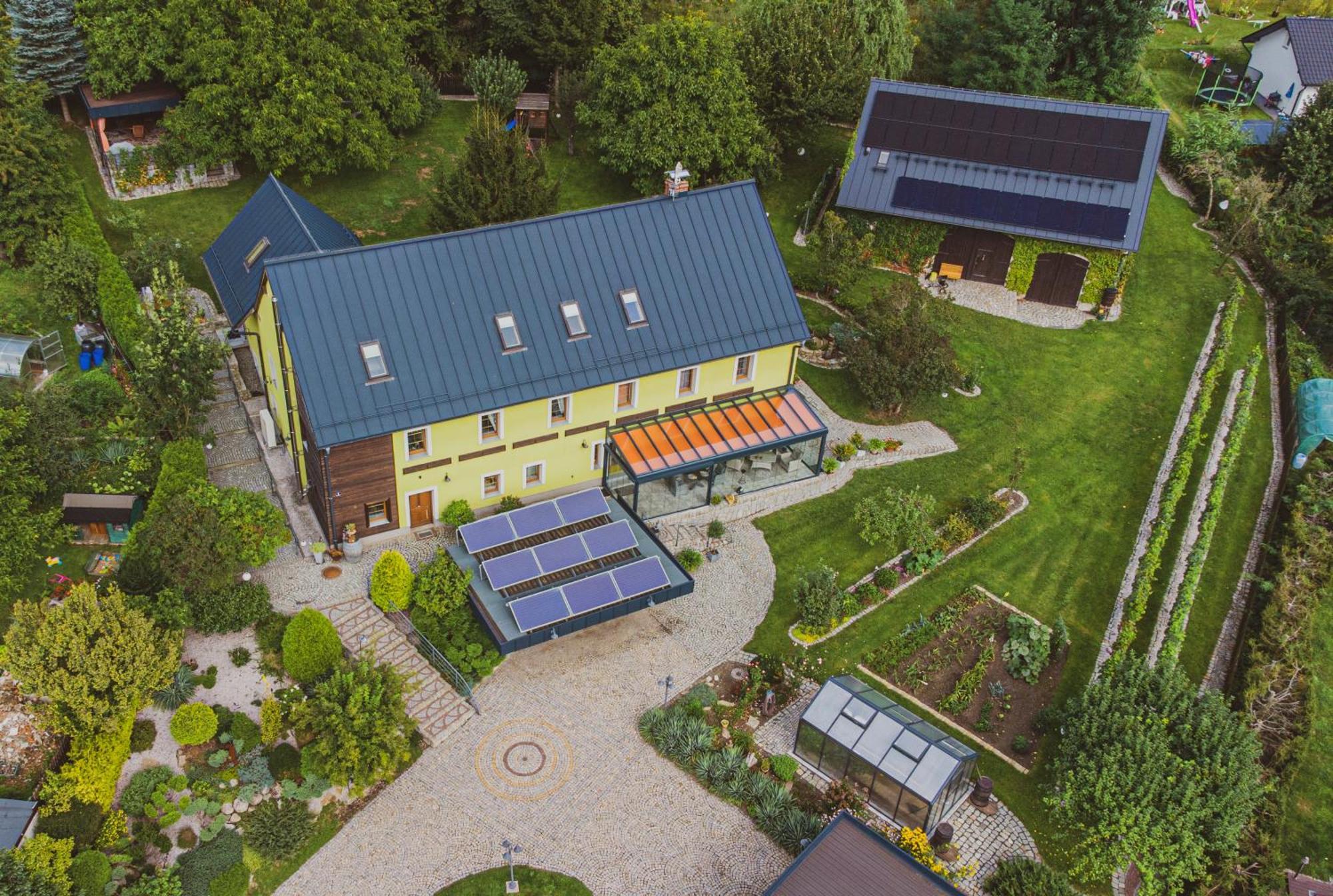 Dom Ogrodnika Appartement Jezow Sudecki Buitenkant foto