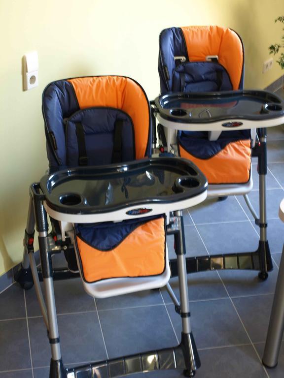 Dom Ogrodnika Appartement Jezow Sudecki Buitenkant foto